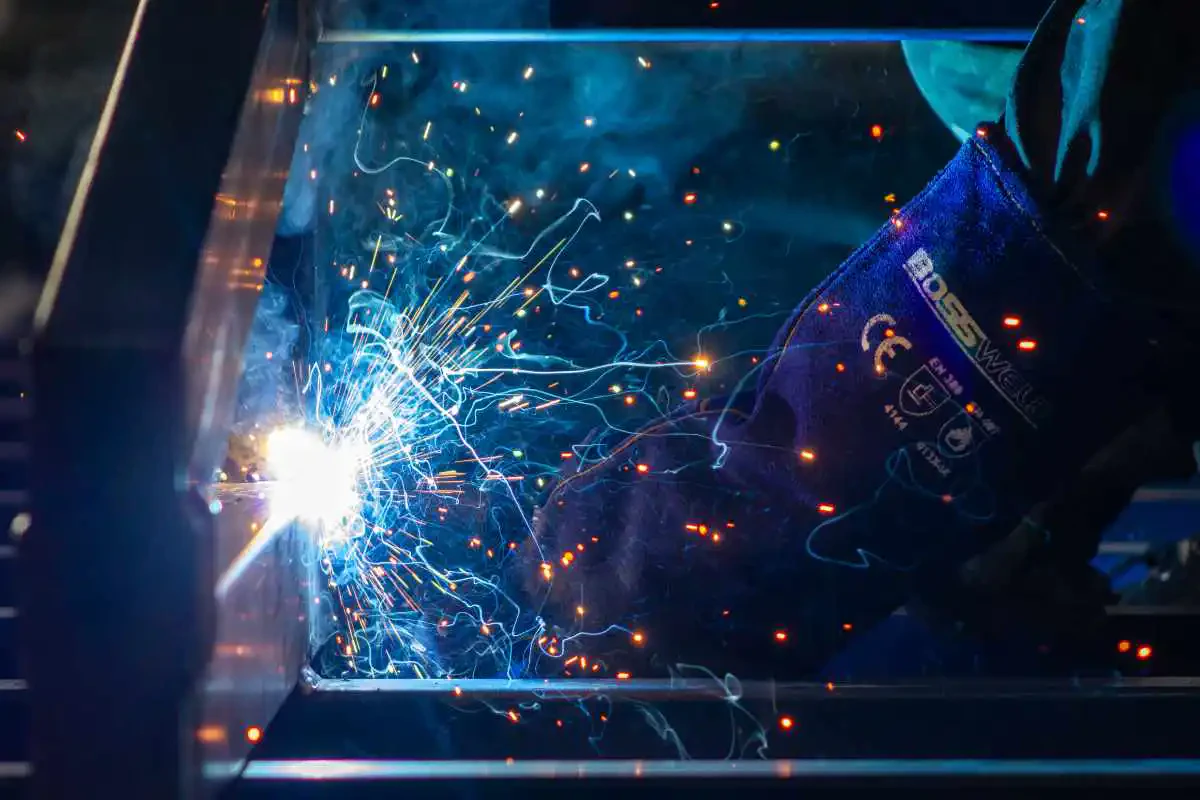 Trailer manufacturing: Welding